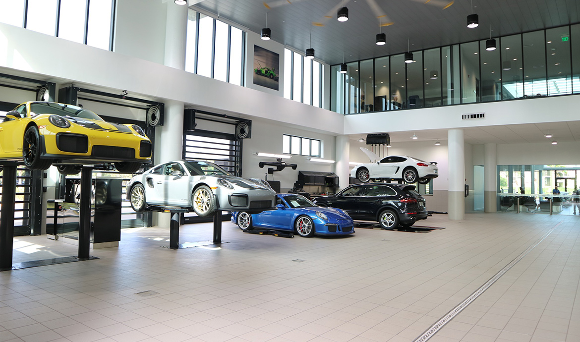 Porsche vehicles being serviced in Porsche South Orlando Service center