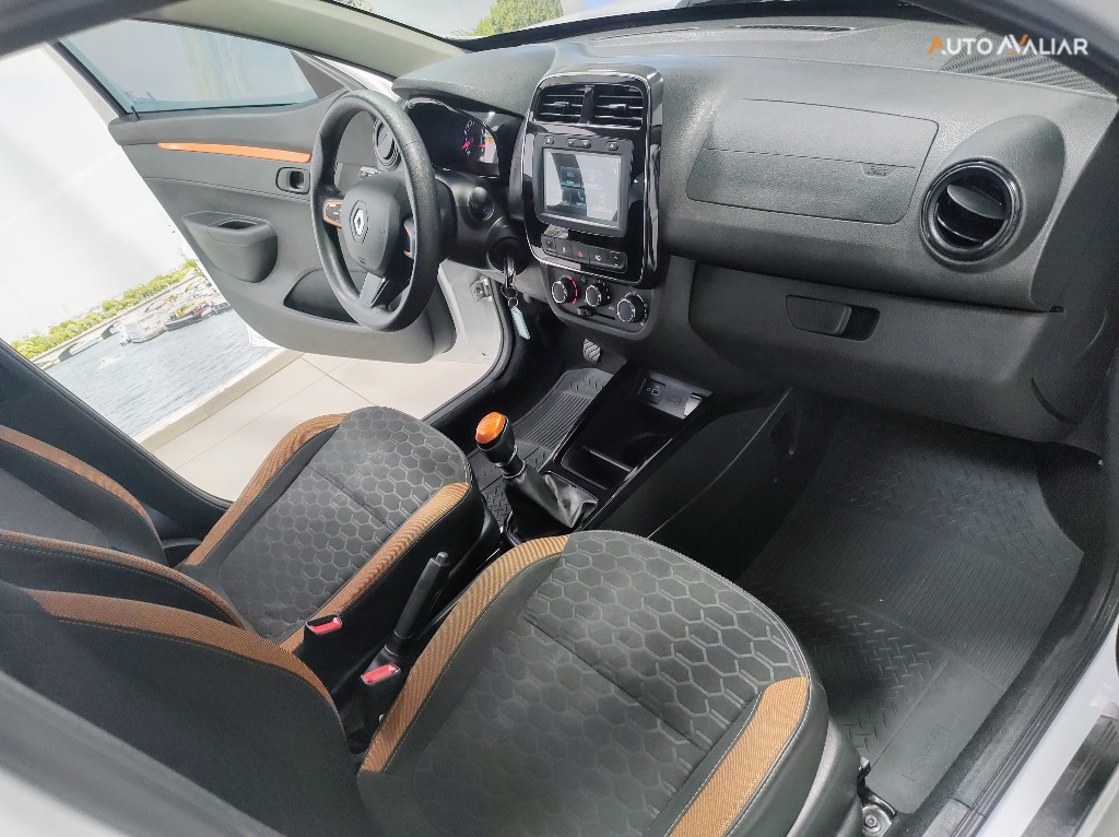 RENAULT KWID 1.0 12V SCE FLEX OUTSIDER MANUAL