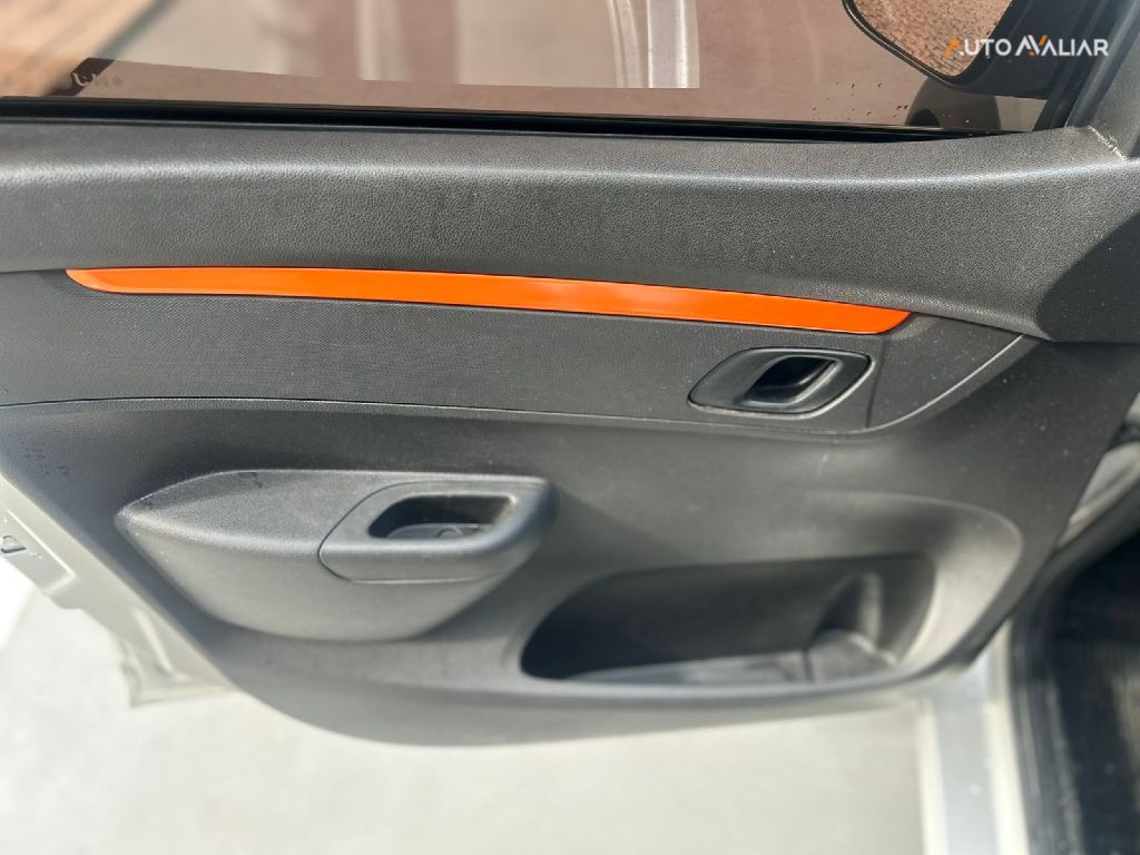 RENAULT KWID 1.0 12V SCE FLEX OUTSIDER MANUAL