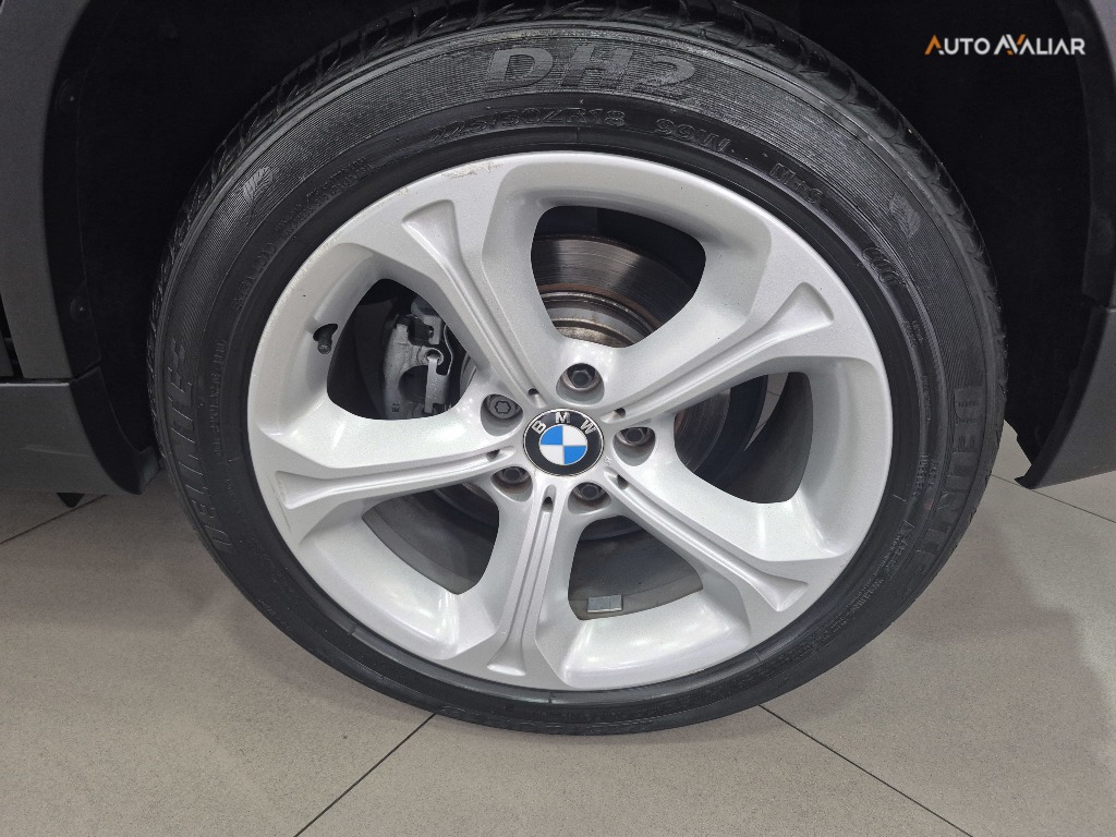 BMW X1 2.0 16V TURBO ACTIVEFLEX SDRIVE20I 4P AUTOMATICO