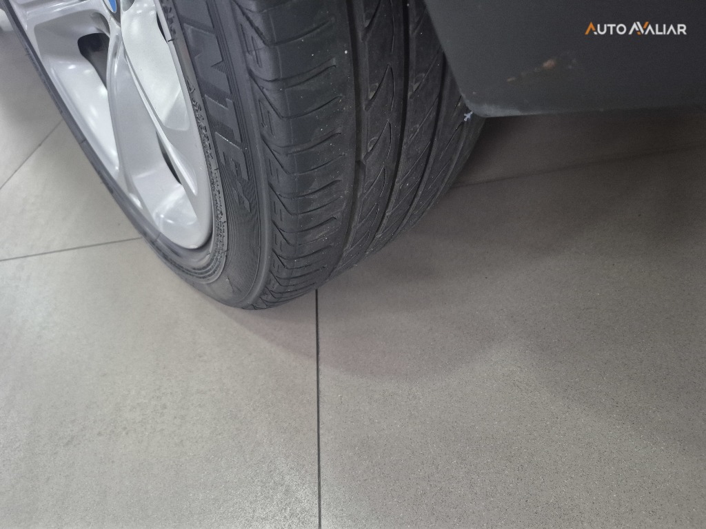 BMW X1 2.0 16V TURBO ACTIVEFLEX SDRIVE20I 4P AUTOMATICO