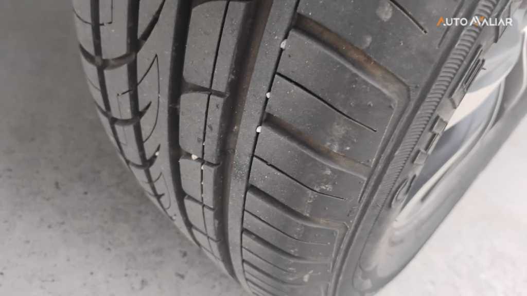 KIA SORENTO 2.4 EX 4X2 16V GASOLINA 4P AUTOMATICO