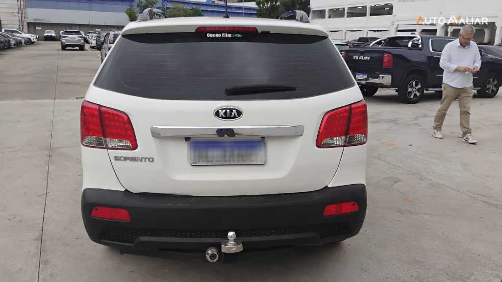 KIA SORENTO 2.4 EX 4X2 16V GASOLINA 4P AUTOMATICO