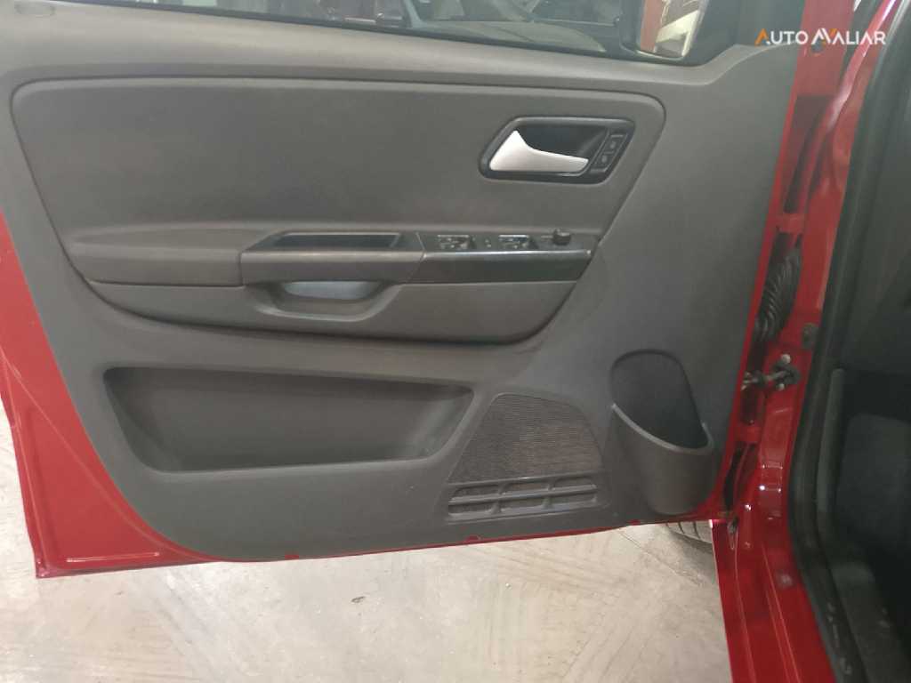 VOLKSWAGEN FOX 1.6 MI 8V FLEX 4P MANUAL