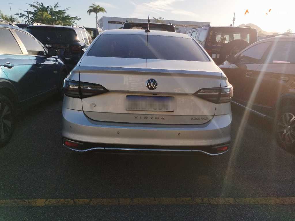 VOLKSWAGEN VIRTUS 1.0 200 TSI HIGHLINE AUTOM&Aacute;TICO