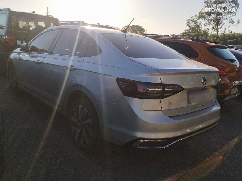 VOLKSWAGEN VIRTUS 1.0 200 TSI HIGHLINE AUTOM&Aacute;TICO