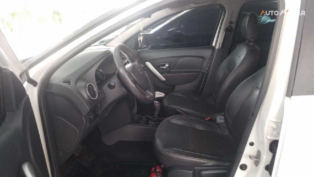 RENAULT SANDERO 1.6 DYNAMIQUE 8V FLEX 4P AUTOMATIZADO
