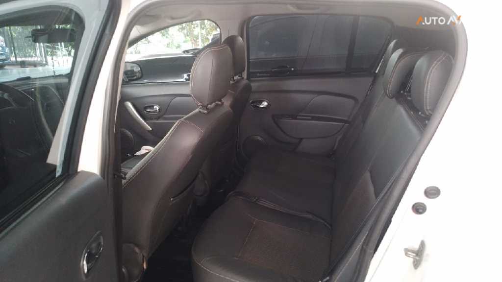 RENAULT SANDERO 1.6 DYNAMIQUE 8V FLEX 4P AUTOMATIZADO