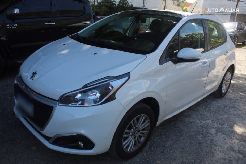 PEUGEOT 208 1.2 ALLURE 12V FLEX 4P MANUAL