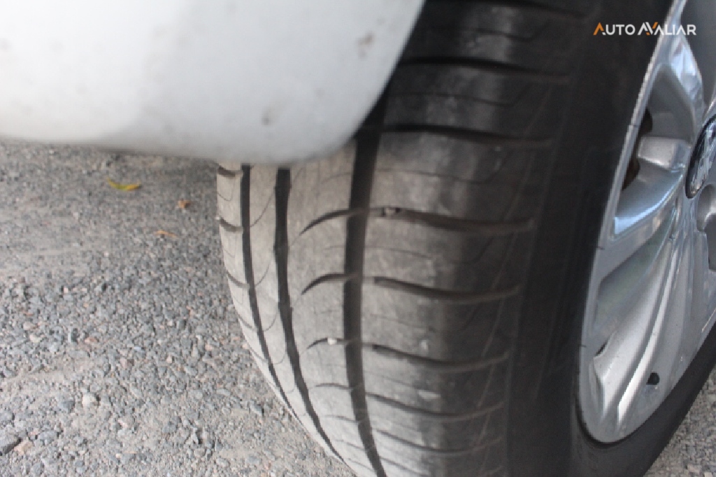 PEUGEOT 208 1.2 ALLURE 12V FLEX 4P MANUAL