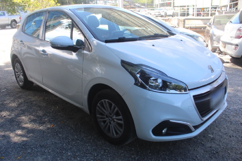 PEUGEOT 208 1.2 ALLURE 12V FLEX 4P MANUAL