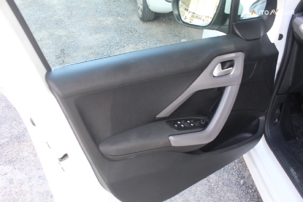 PEUGEOT 208 1.2 ALLURE 12V FLEX 4P MANUAL