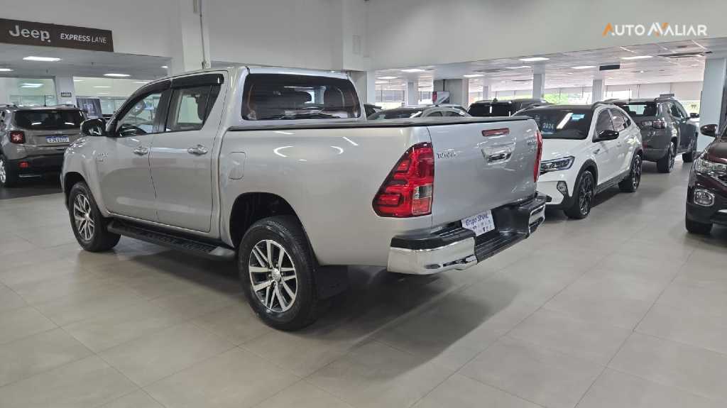TOYOTA HILUX 2.7 SRV 4X2 CD 16V FLEX 4P AUTOMATICO
