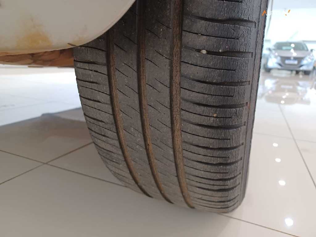 VOLKSWAGEN FOX 1.0 MI 8V FLEX 4P MANUAL