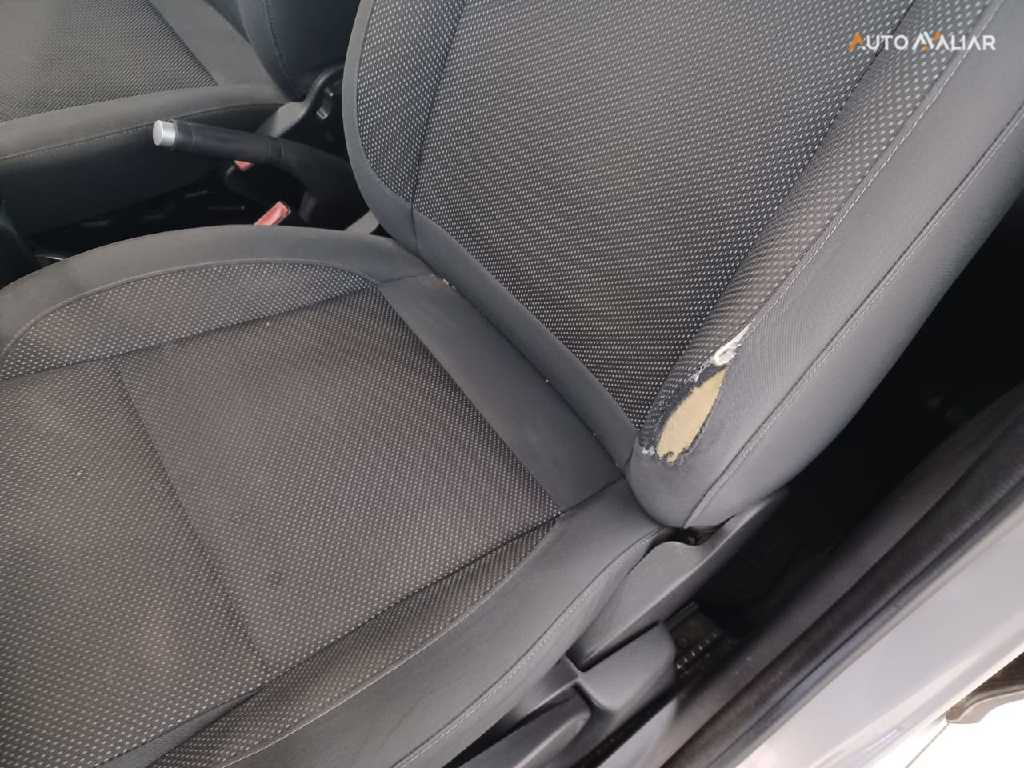 VOLKSWAGEN FOX 1.0 MI 8V FLEX 4P MANUAL