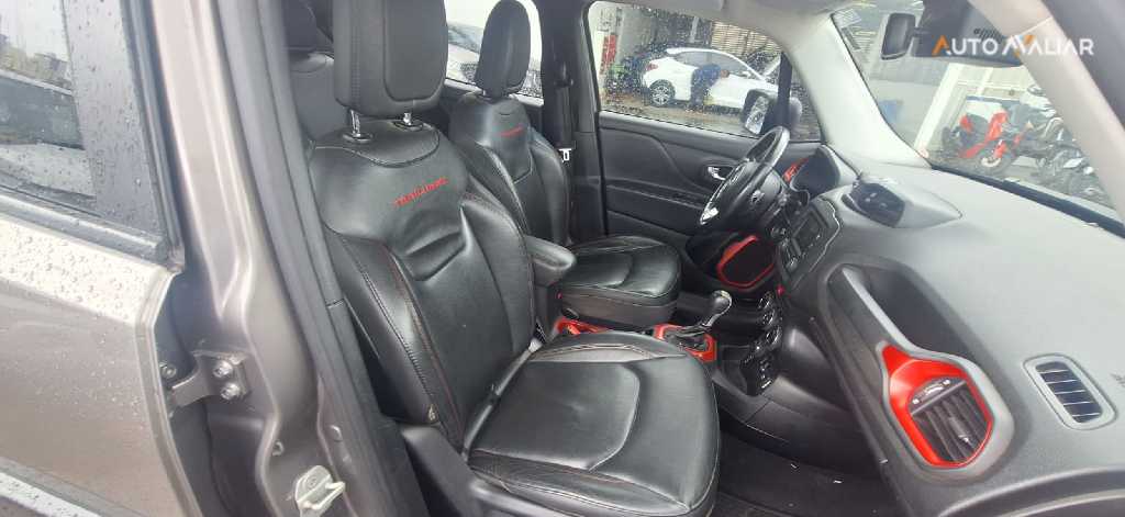 JEEP RENEGADE 2.0 16V TURBO DIESEL TRAILHAWK 4P 4X4 AUTOMATICO