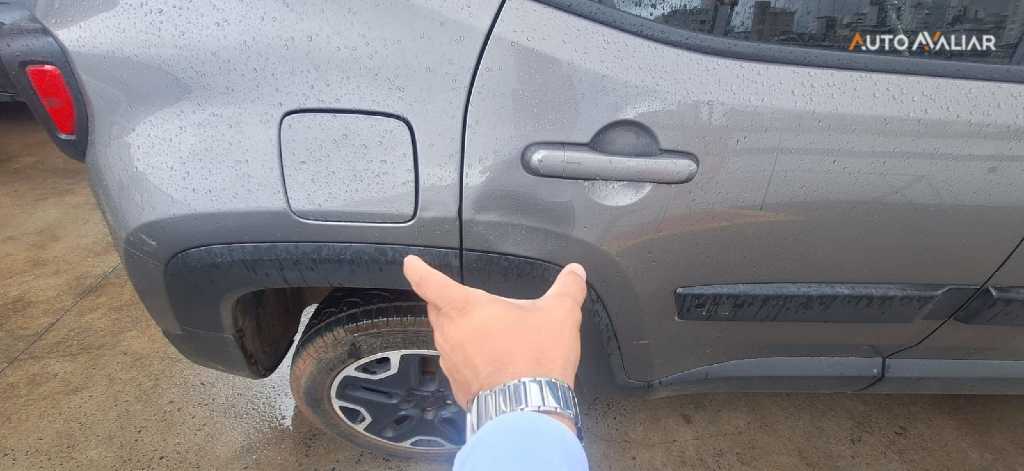 JEEP RENEGADE 2.0 16V TURBO DIESEL TRAILHAWK 4P 4X4 AUTOMATICO