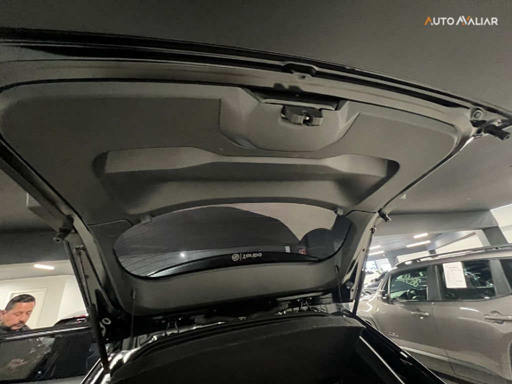 PEUGEOT 2008 1.0 TURBO 200 FLEX GT CVT