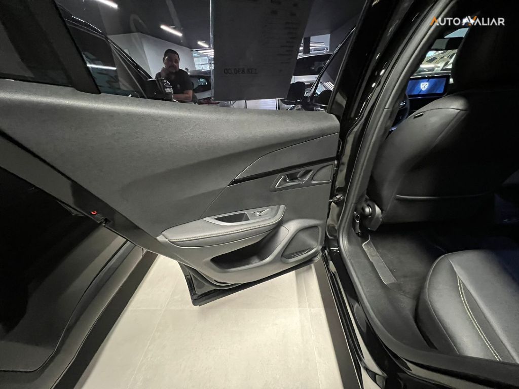 PEUGEOT 2008 1.0 TURBO 200 FLEX GT CVT