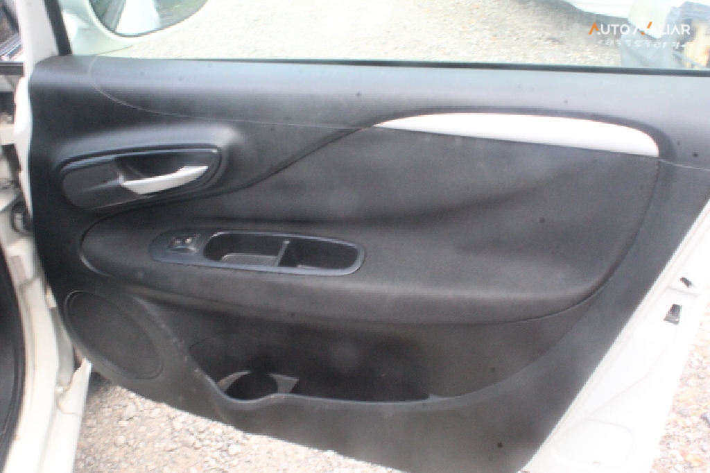 FIAT LINEA 1.8 ESSENCE 16V FLEX 4P MANUAL