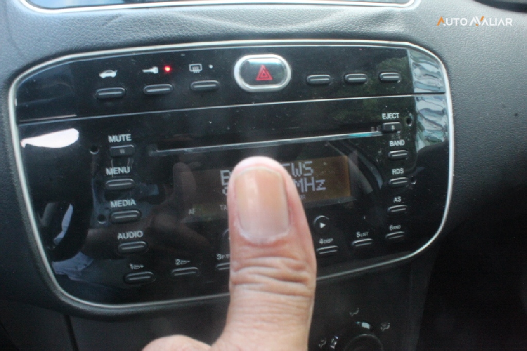 FIAT LINEA 1.8 ESSENCE 16V FLEX 4P MANUAL