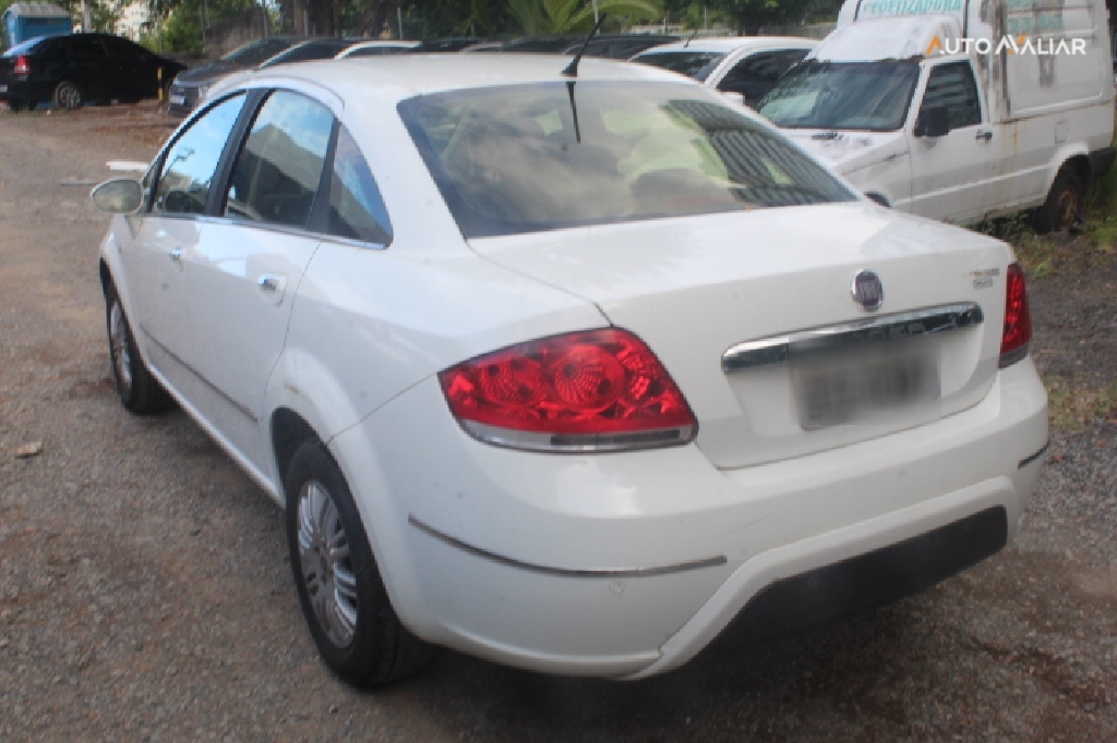 FIAT LINEA 1.8 ESSENCE 16V FLEX 4P MANUAL