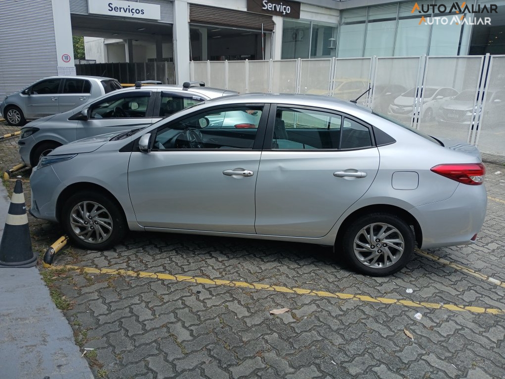 TOYOTA YARIS YARIS XS Sedan 1.5 Flex 16V 4p Aut.