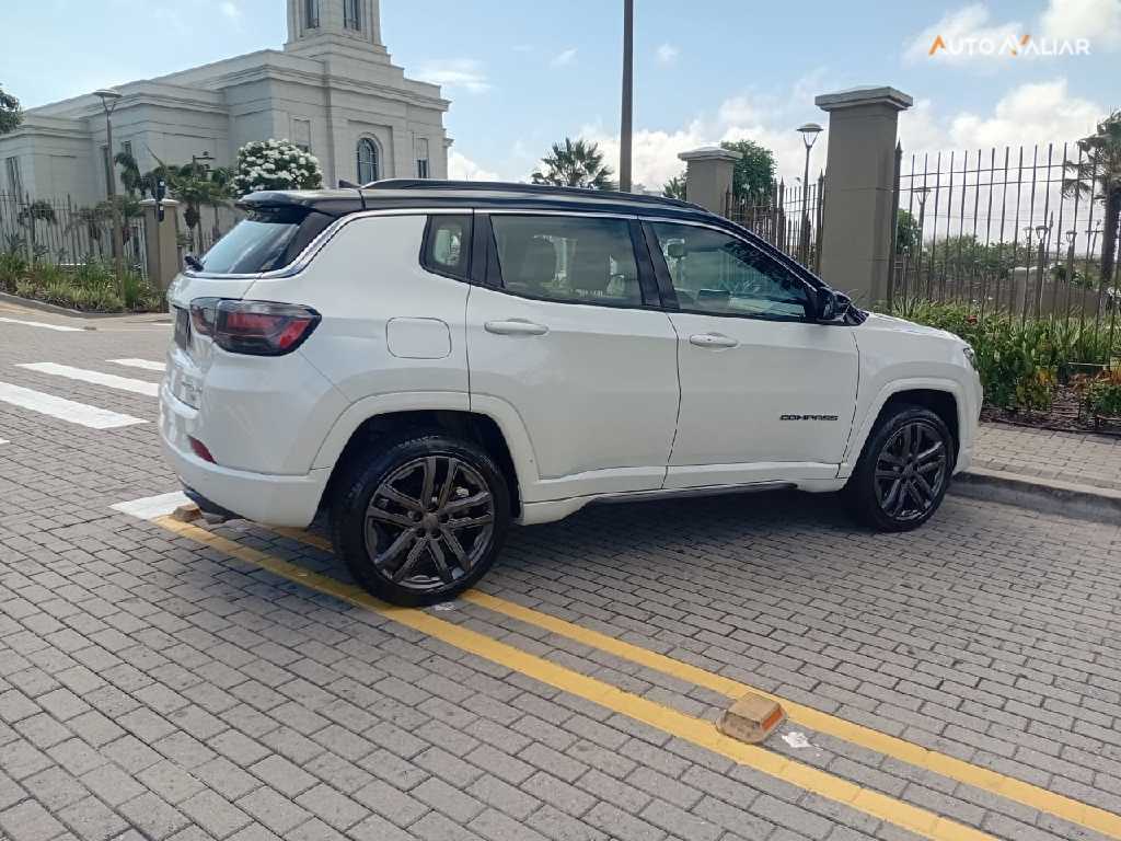 JEEP COMPASS 2.0 HURRICANE 4 TURBO GASOLINA OVERLAND AT9