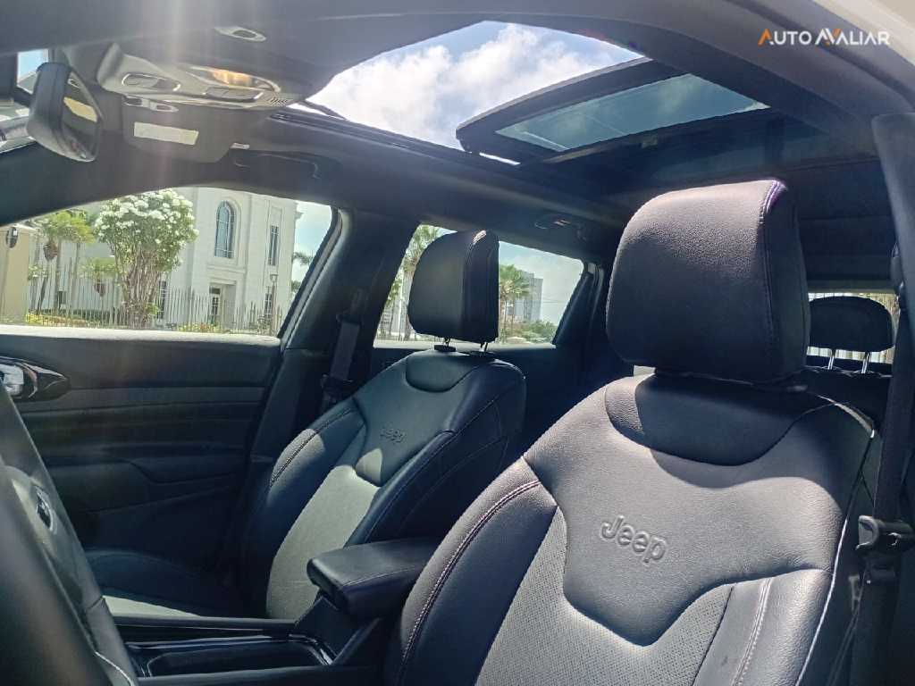 JEEP COMPASS 2.0 HURRICANE 4 TURBO GASOLINA OVERLAND AT9