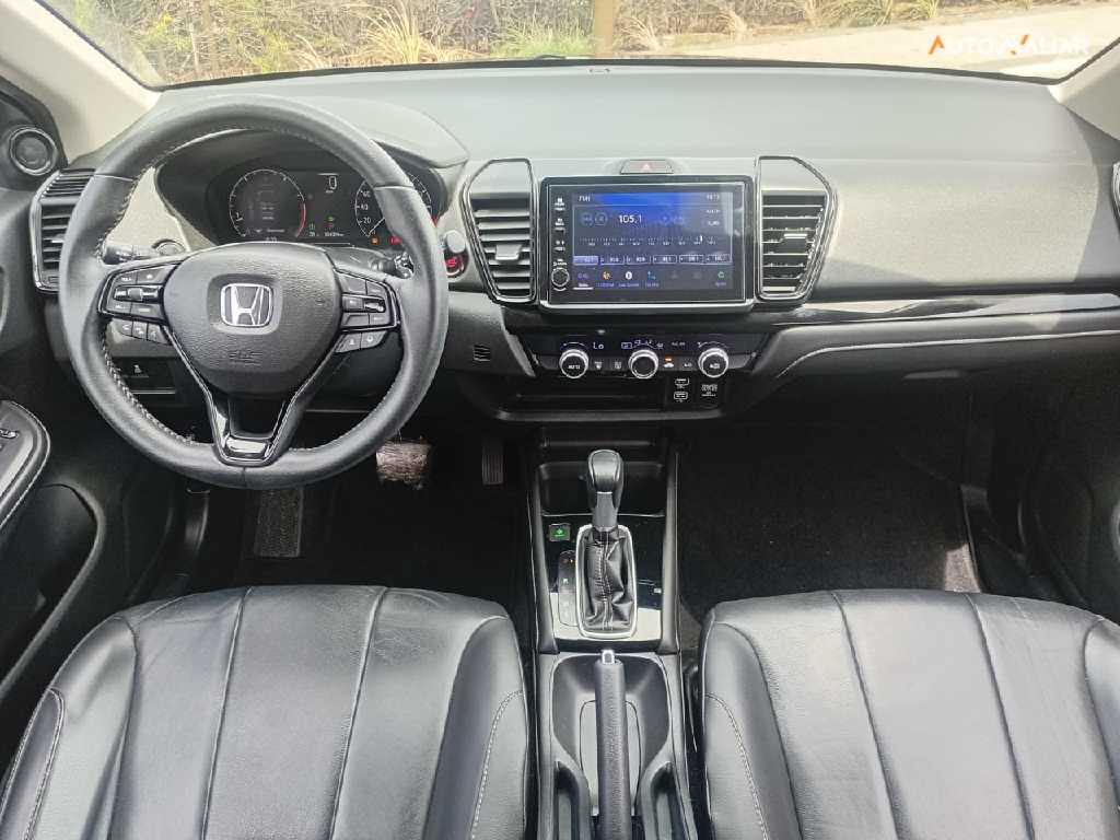 HONDA CITY 1.5 I-VTEC FLEX HATCH TOURING CVT