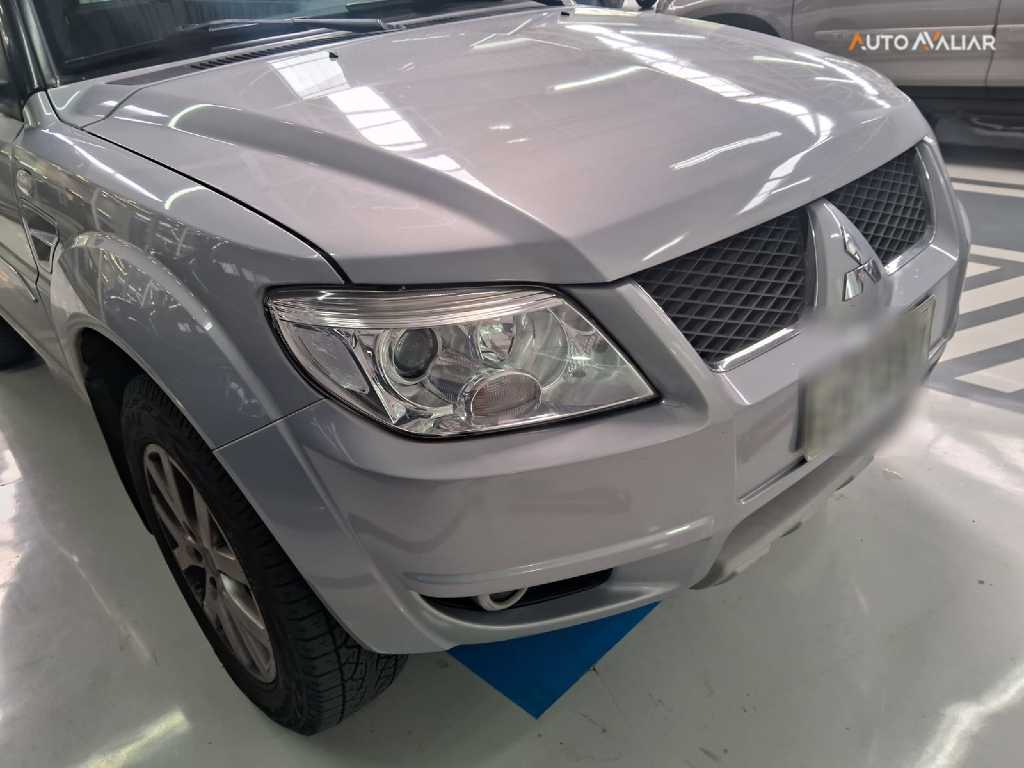 MITSUBISHI PAJERO TR4 2.0 4X2 16V 140CV FLEX 4P MANUAL