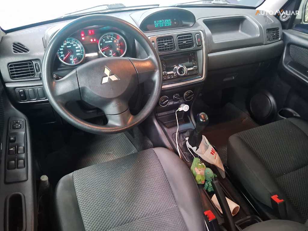 MITSUBISHI PAJERO TR4 2.0 4X2 16V 140CV FLEX 4P MANUAL