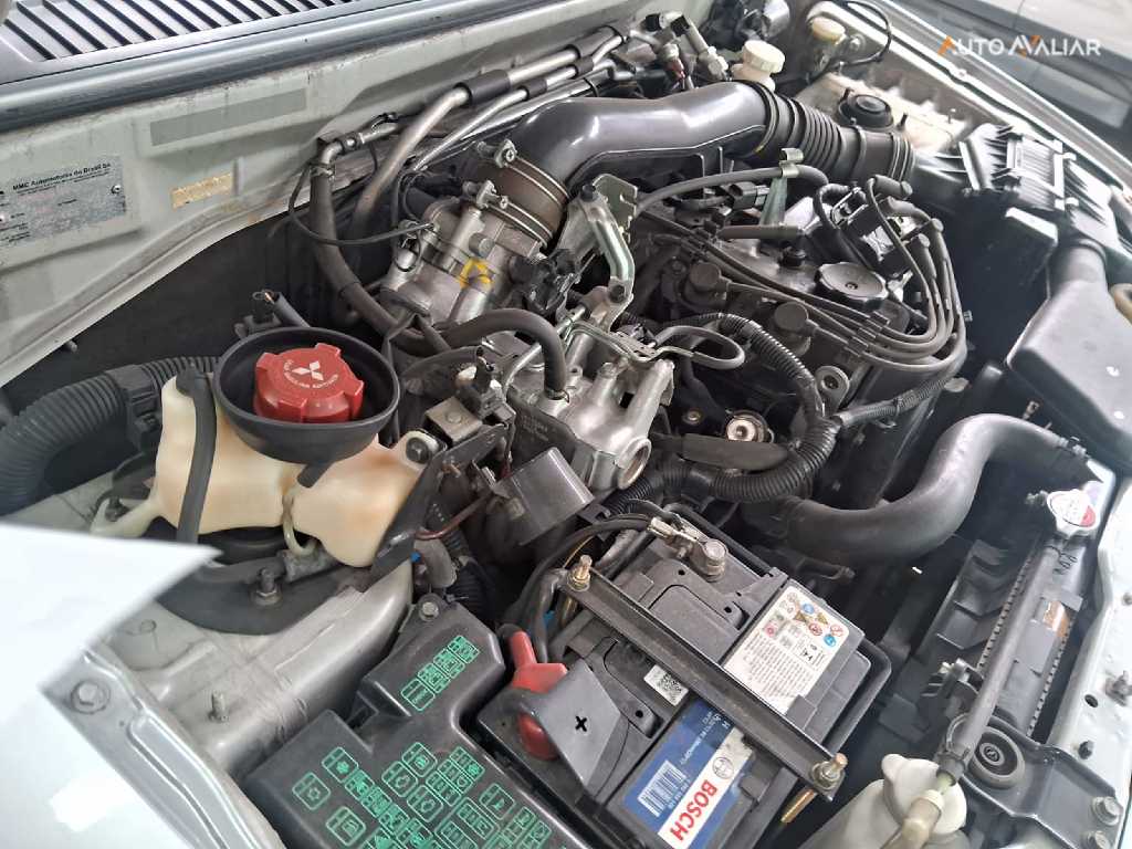 MITSUBISHI PAJERO TR4 2.0 4X2 16V 140CV FLEX 4P MANUAL