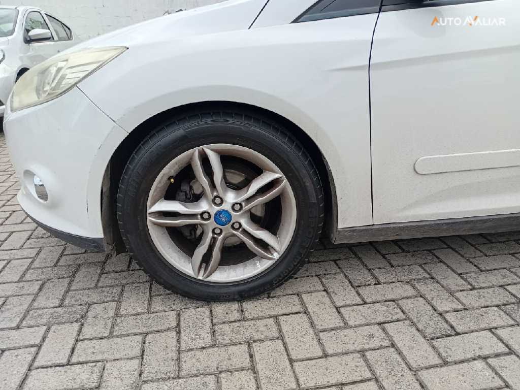 FORD FOCUS 2.0 SE SEDAN 16V FLEX 4P AUTOMATICO
