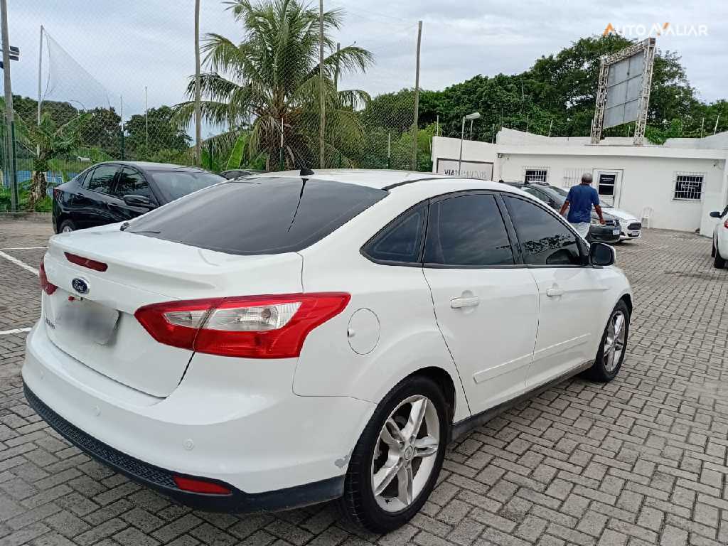 FORD FOCUS 2.0 SE SEDAN 16V FLEX 4P AUTOMATICO