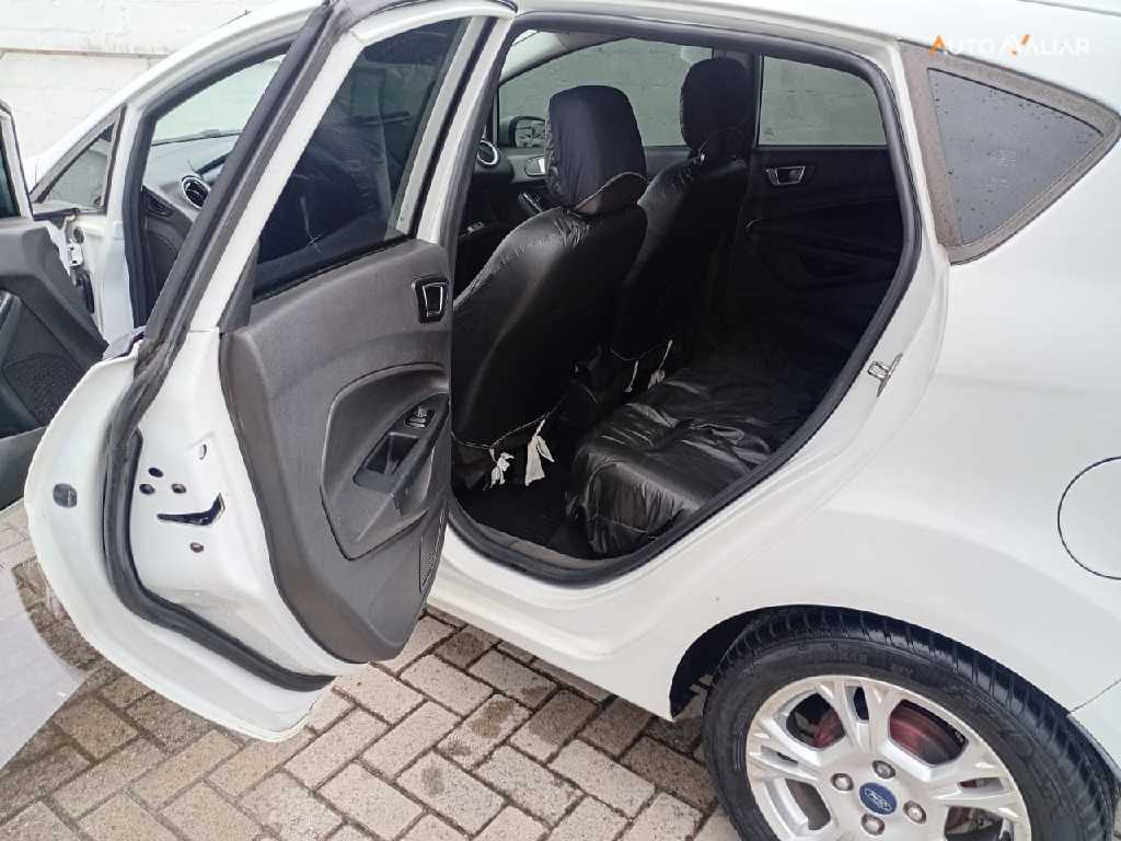 FORD FIESTA 1.6 SE HATCH 16V FLEX 4P POWERSHIFT