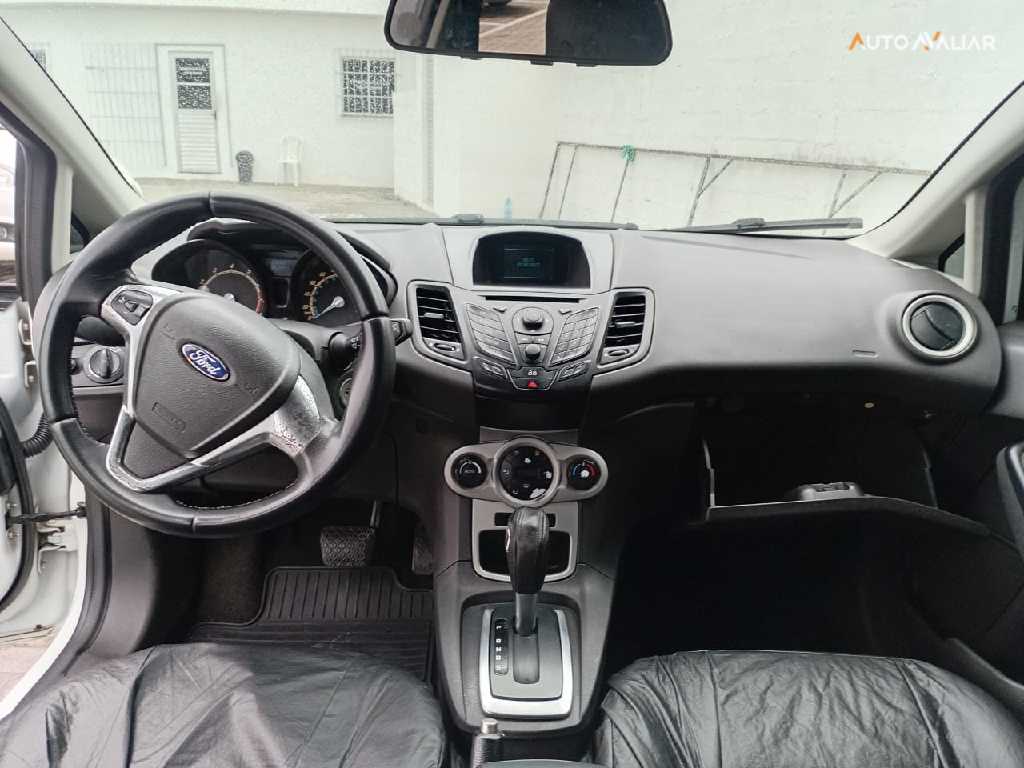 FORD FIESTA 1.6 SE HATCH 16V FLEX 4P POWERSHIFT