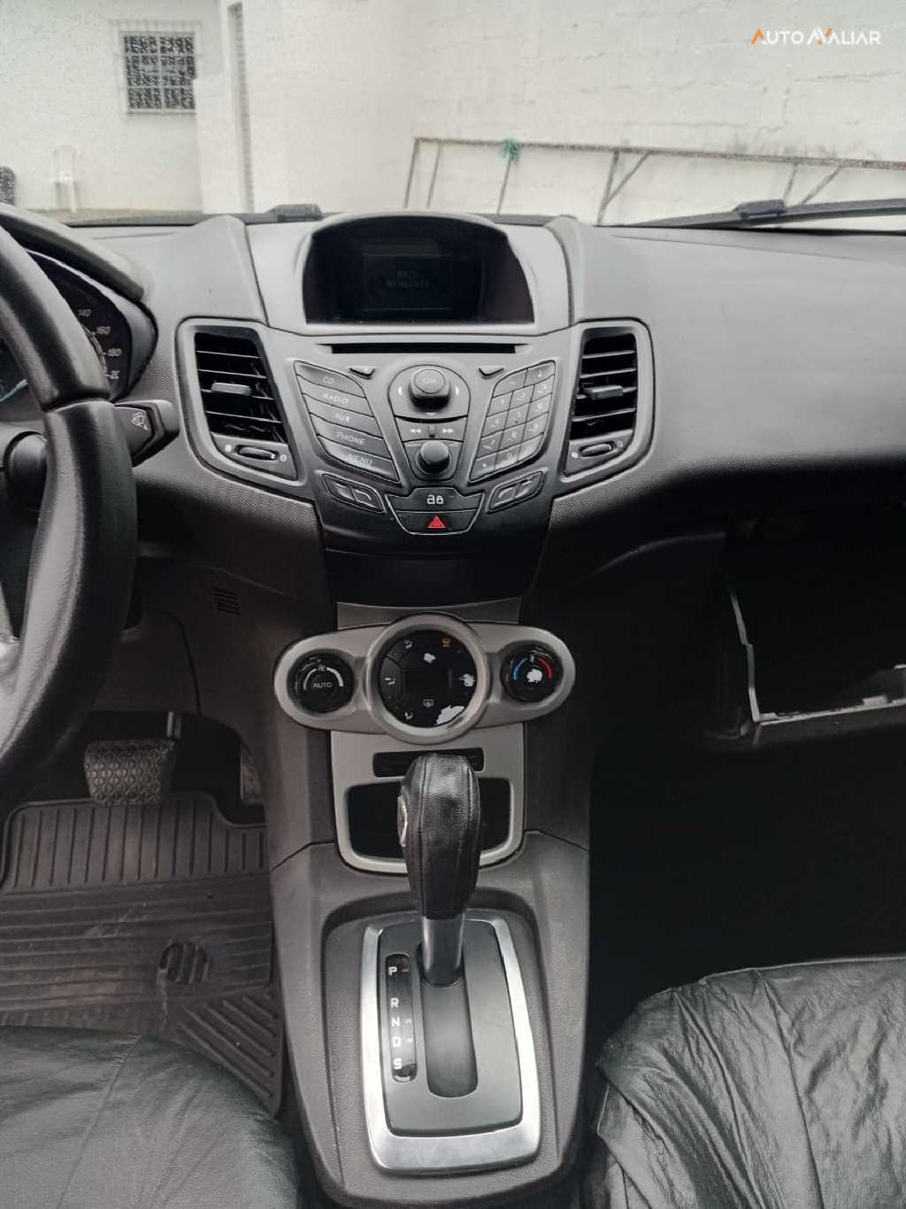 FORD FIESTA 1.6 SE HATCH 16V FLEX 4P POWERSHIFT