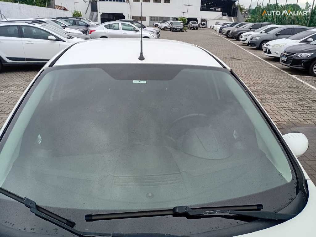 FORD FIESTA 1.6 SE HATCH 16V FLEX 4P POWERSHIFT