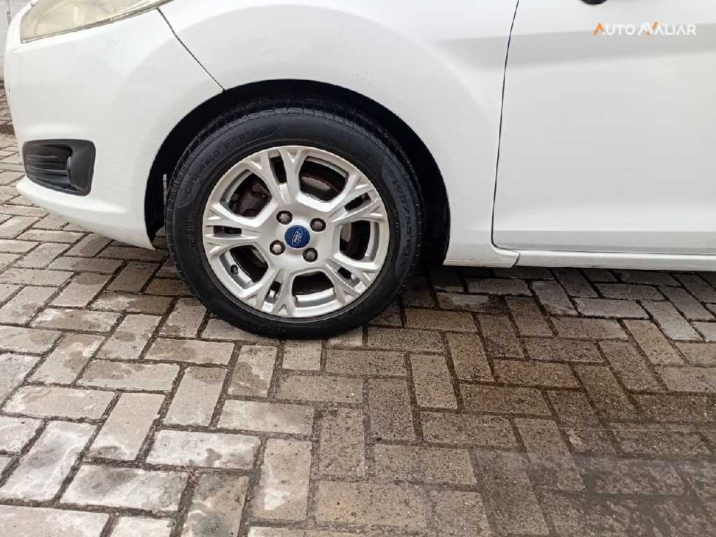 FORD FIESTA 1.6 SE HATCH 16V FLEX 4P POWERSHIFT