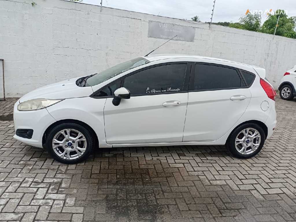 FORD FIESTA 1.6 SE HATCH 16V FLEX 4P POWERSHIFT