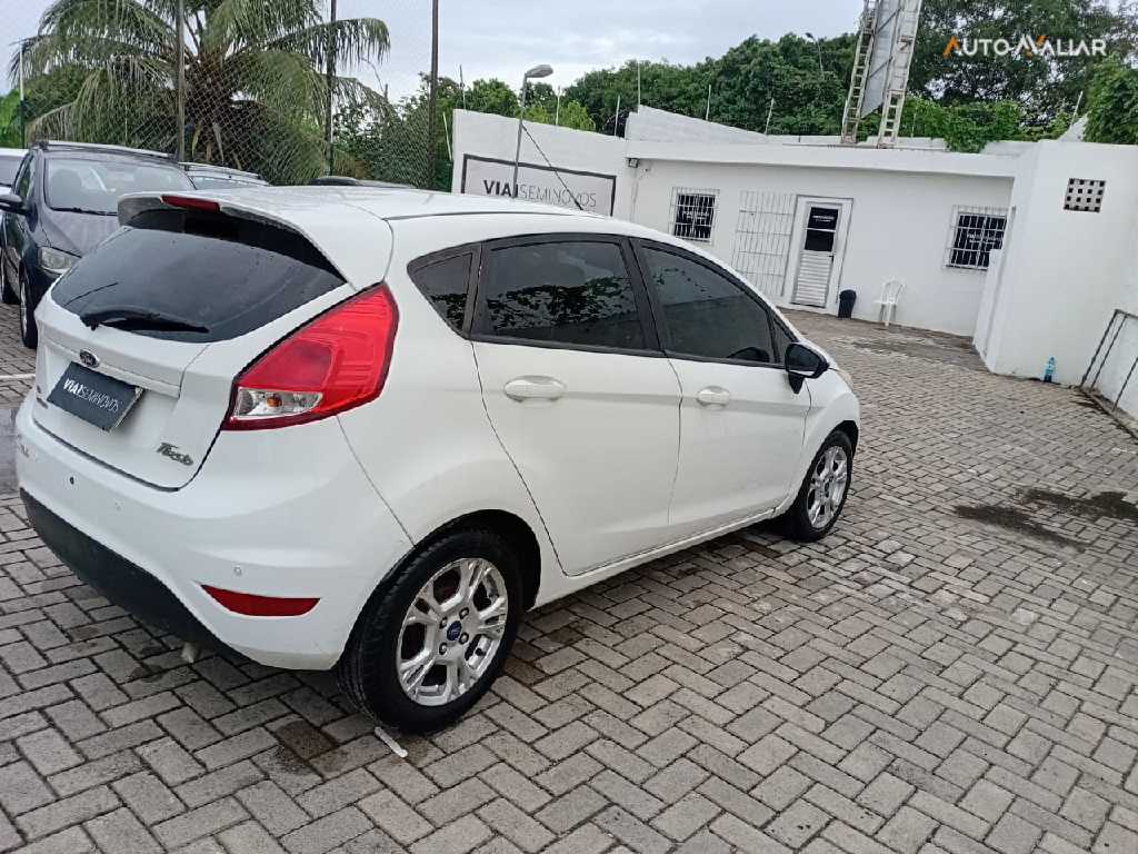 FORD FIESTA 1.6 SE HATCH 16V FLEX 4P POWERSHIFT