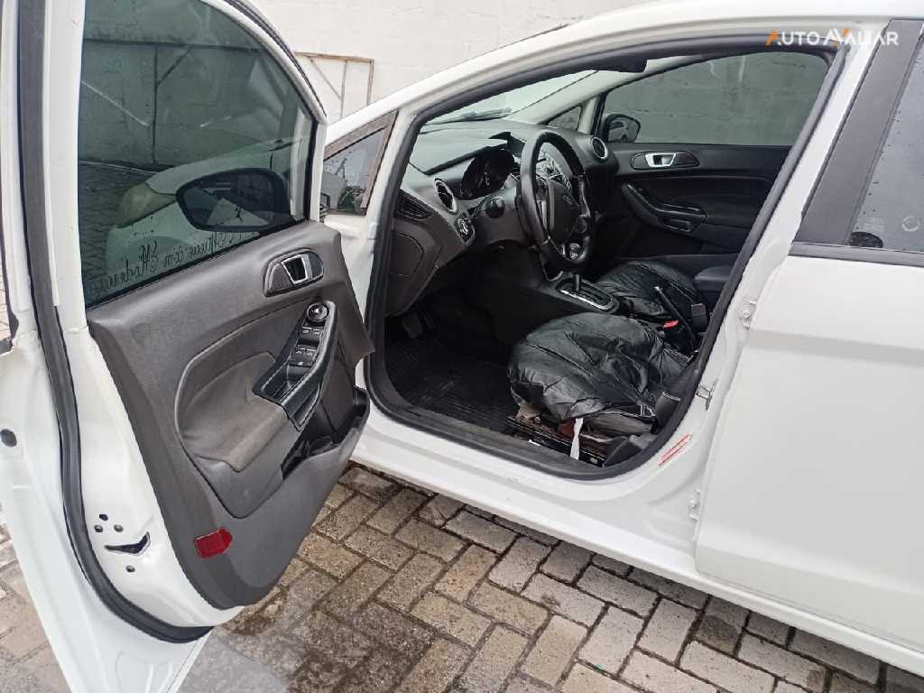 FORD FIESTA 1.6 SE HATCH 16V FLEX 4P POWERSHIFT