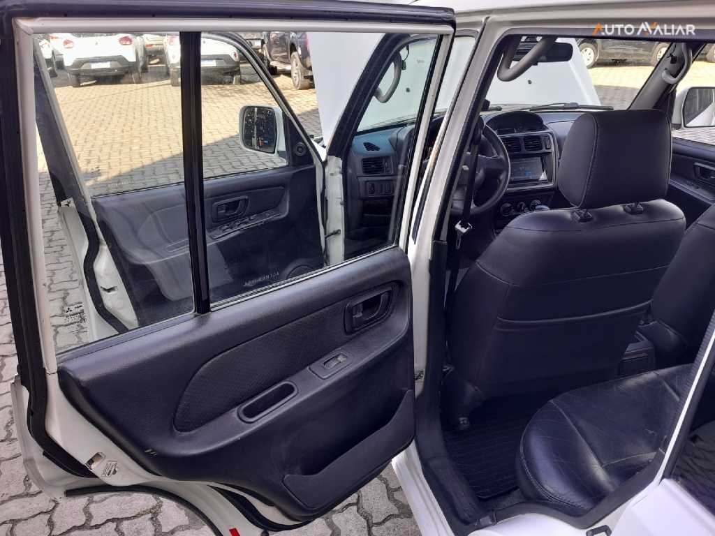 MITSUBISHI PAJERO TR4 2.0 4X4 16V 140CV FLEX 4P AUTOMATICO