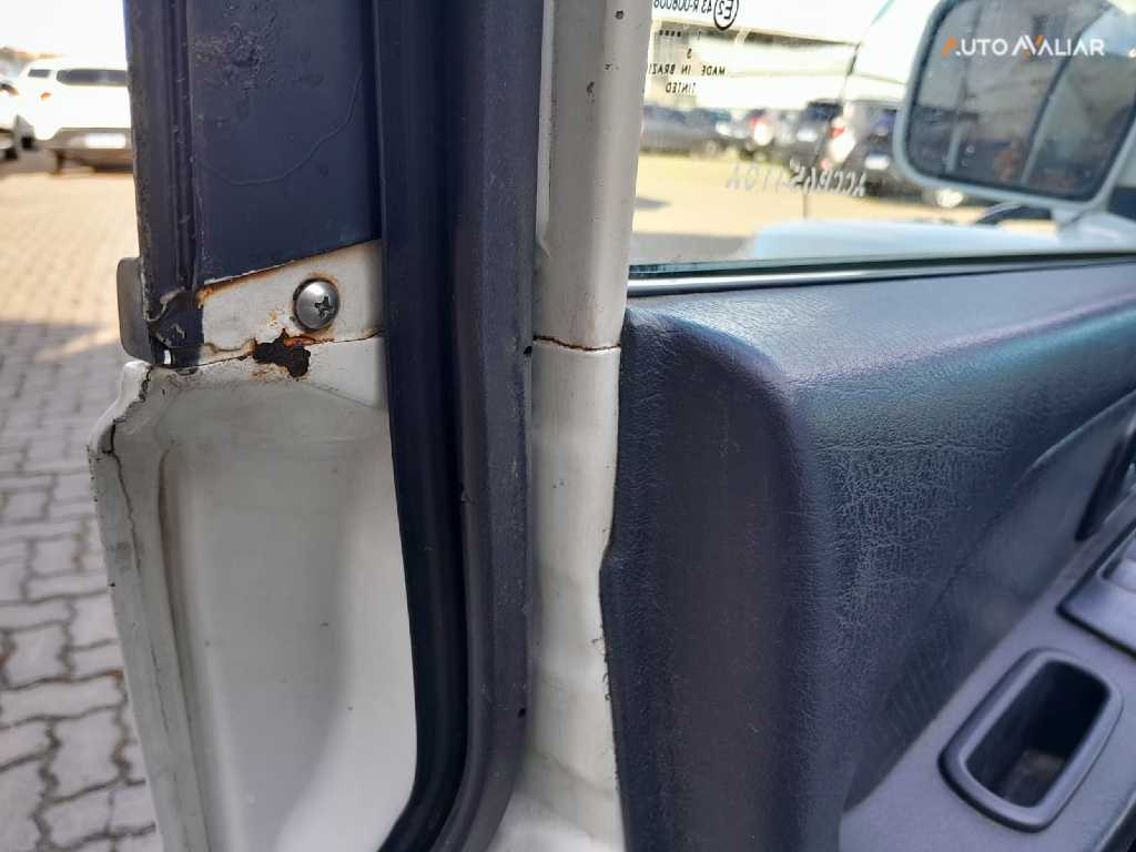 MITSUBISHI PAJERO TR4 2.0 4X4 16V 140CV FLEX 4P AUTOMATICO