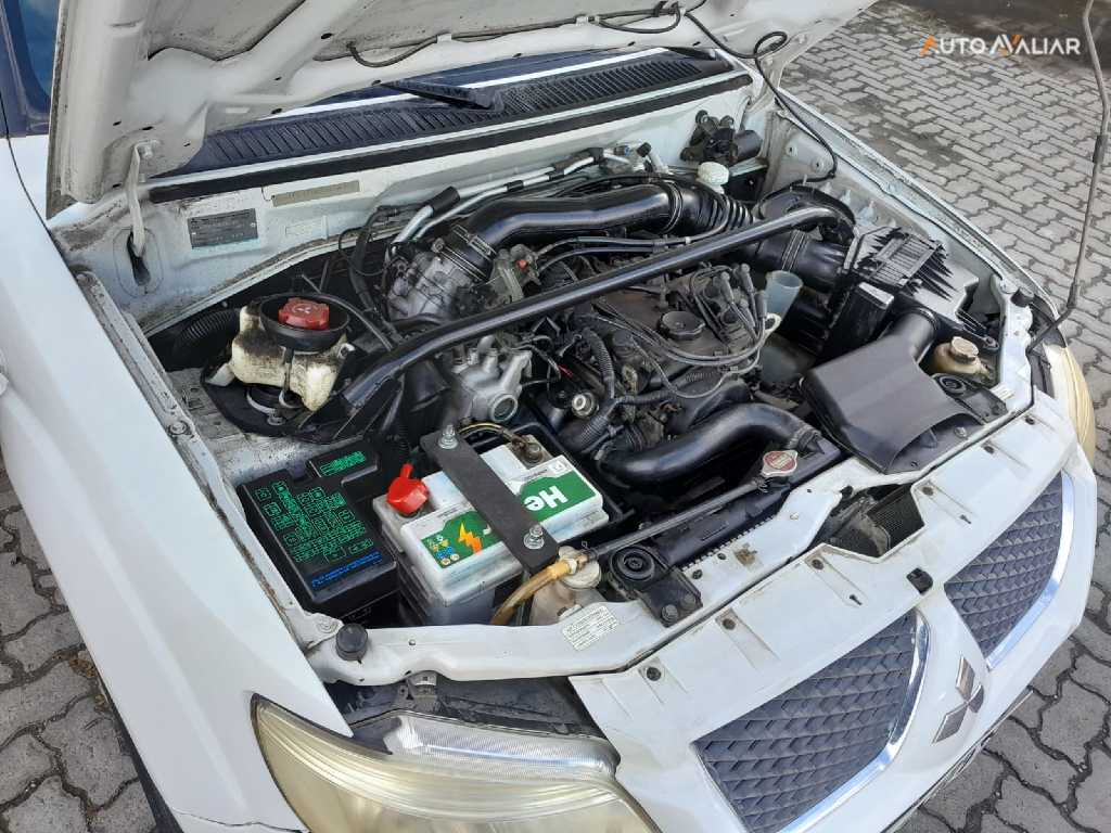 MITSUBISHI PAJERO TR4 2.0 4X4 16V 140CV FLEX 4P AUTOMATICO