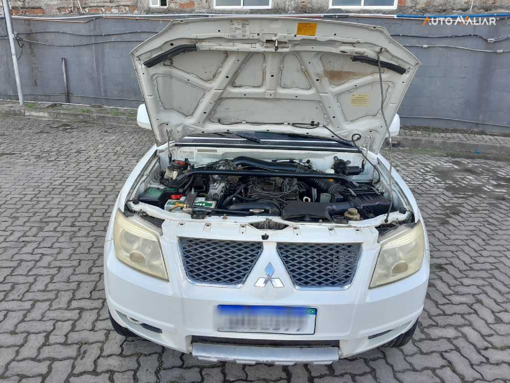 MITSUBISHI PAJERO TR4 2.0 4X4 16V 140CV FLEX 4P AUTOMATICO