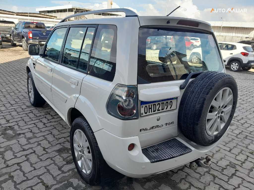 MITSUBISHI PAJERO TR4 2.0 4X4 16V 140CV FLEX 4P AUTOMATICO