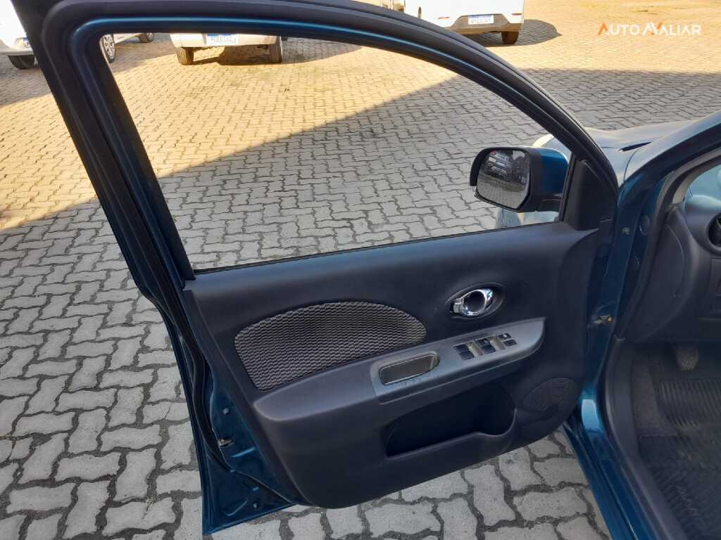 NISSAN MARCH 1.6 SV 16V FLEX 4P MANUAL