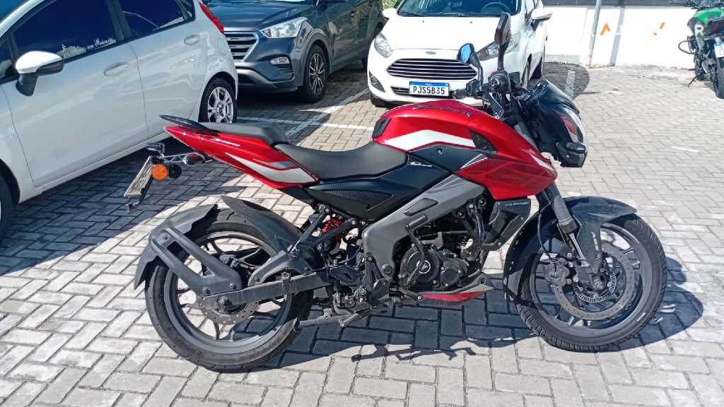 BAJAJ DOMINAR 160 DOMINAR 160